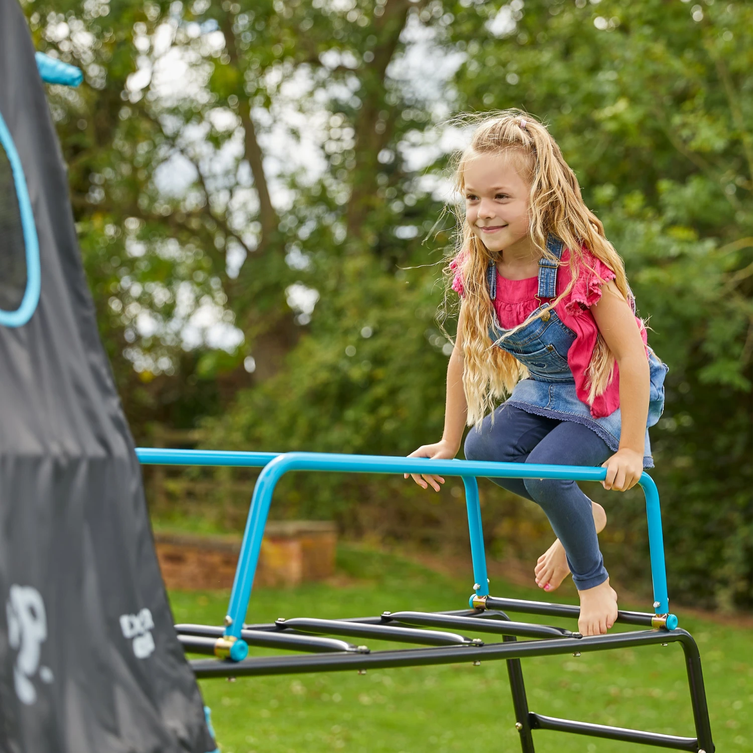 TP Explorer Metal Climbing Frame Set With Slide And Jungle Run Black Edition 2 TP Explorer Metal Climbing Frame Set With Slide And Jungle Run Black Edition - Image 2