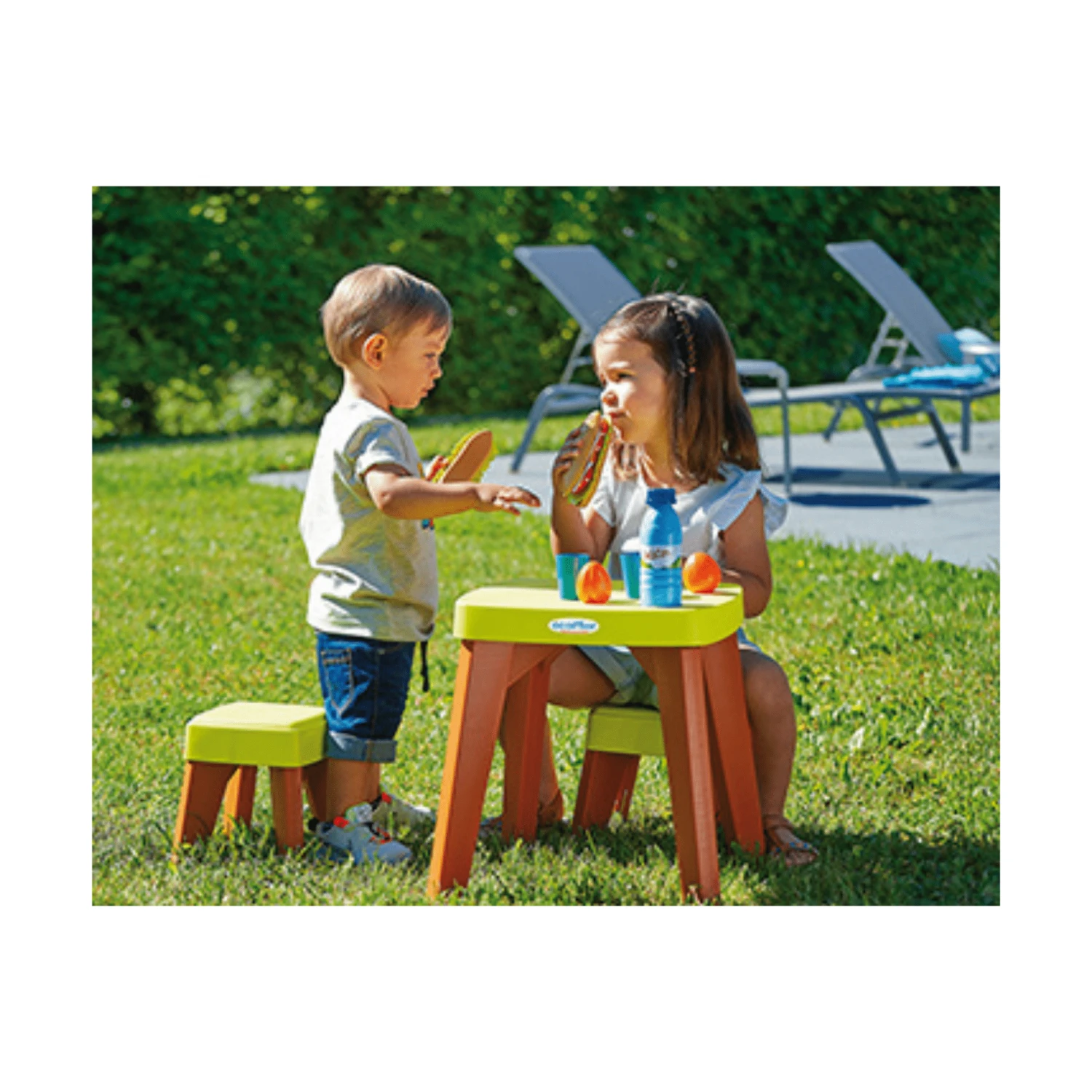 Ecoiffier Picnic Table Set And Stool 3 Ecoiffier Picnic Table Set And Stool - Image 3